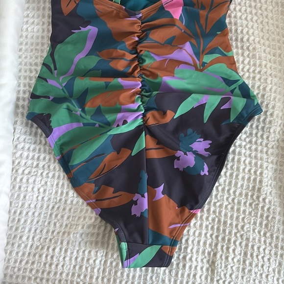 New Shade & Shore Plunge One Piece High Leg Swimsuit Floral Tropical Print - Picture 10 of 14